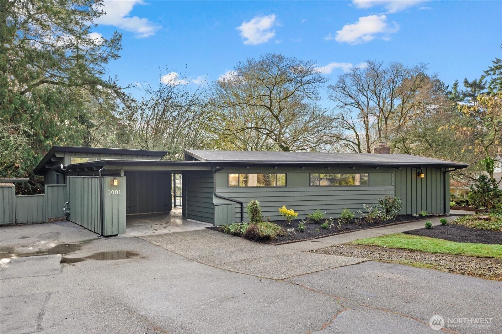 Property Photo:  1001 NW 175th Street  WA 98177 