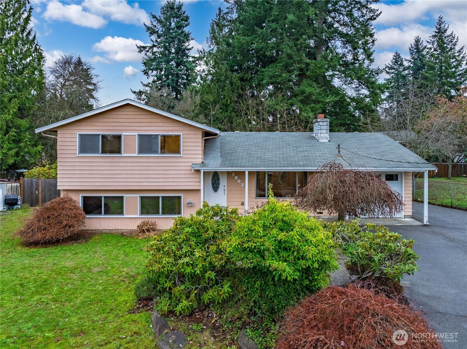 Property Photo: 23207 45th Avenue W WA 98043