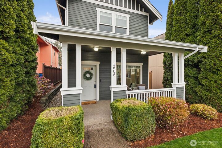 Property Photo:  1606  11th Avenue SW  WA 98502 