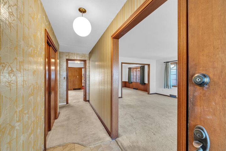 Property Photo: 305 S Morningside St KS 67218