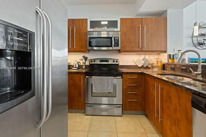 Property Photo: 7350 SW 89th St 607S FL 33156