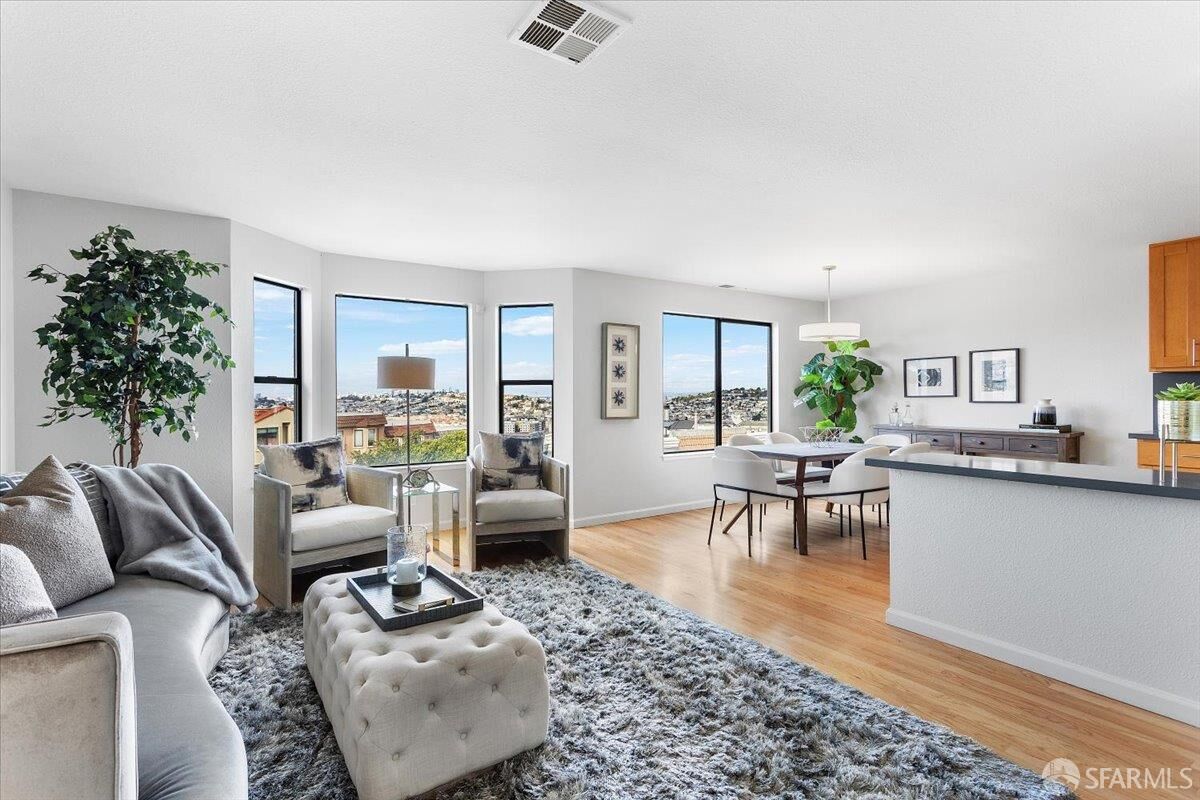 Property Photo: 52 Jennings Court CA 94124