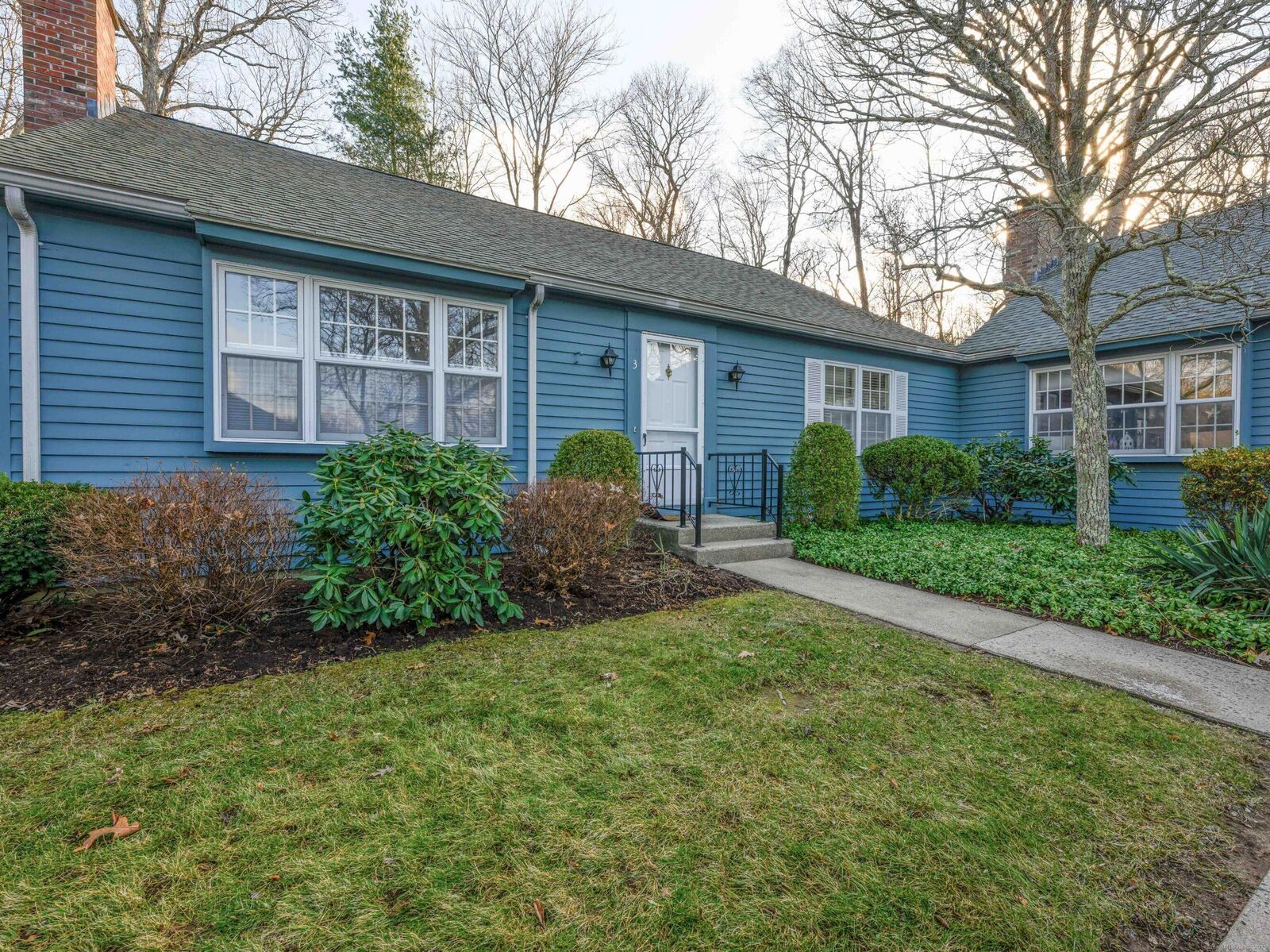 Property Photo: 3 Essex Lane 3 CT 06443