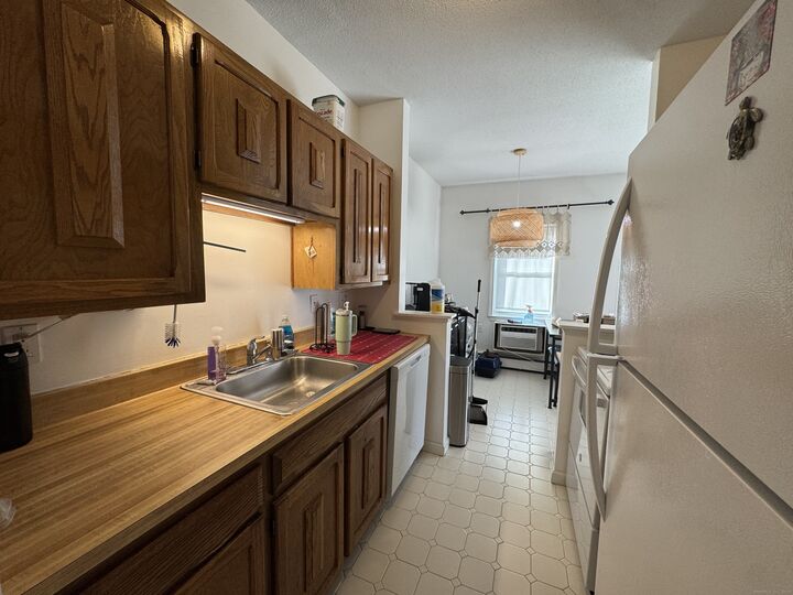 Property Photo:  21 Balance Rock Road Apt 2  CT 06483 