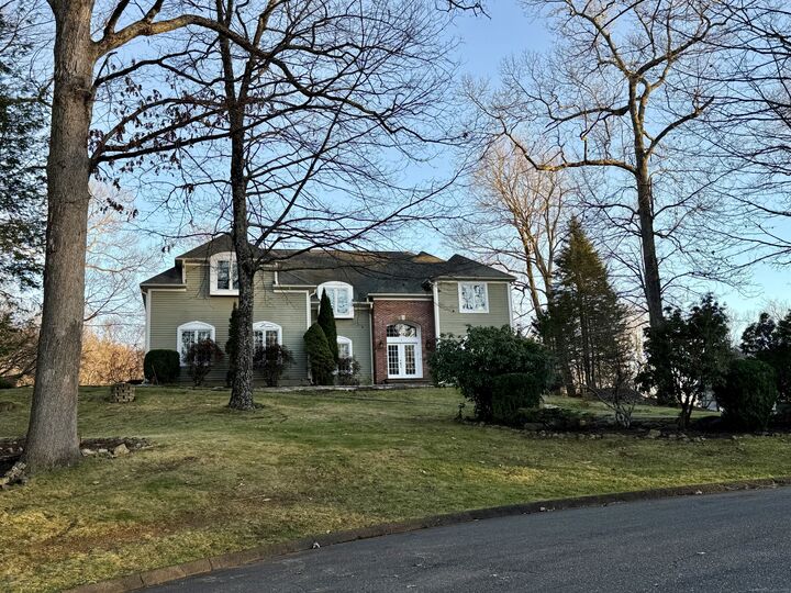 Property Photo:  8 Cornerstone Court  CT 06877 