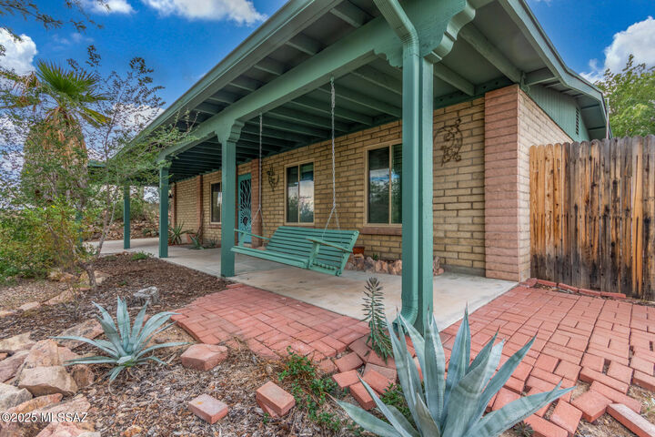 Property Photo:  2889 W Desert Crest Drive  AZ 85713 