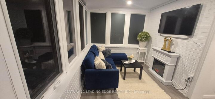 Property Photo:  28 Amity Road W Main  ON L5M 1P2 