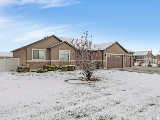 Property Photo:  609 Bronco Ct 62O  UT 84029 