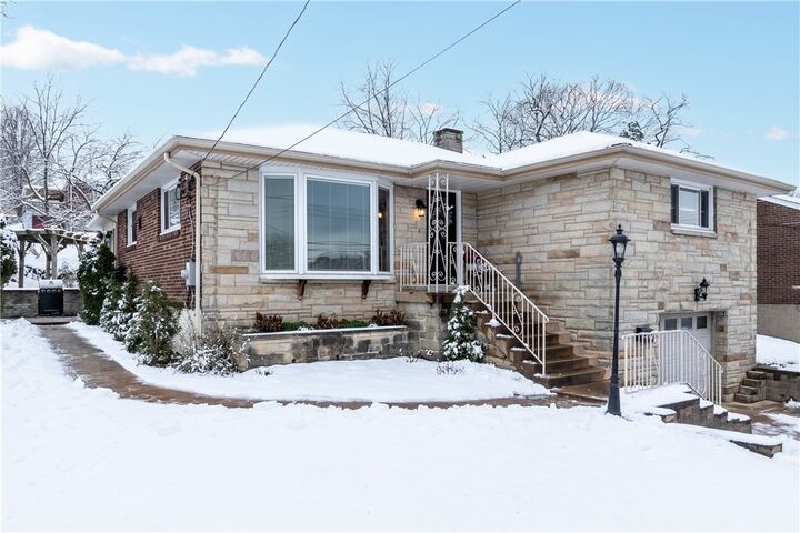 Property Photo:  2201 Parklyn Street  PA 15234 