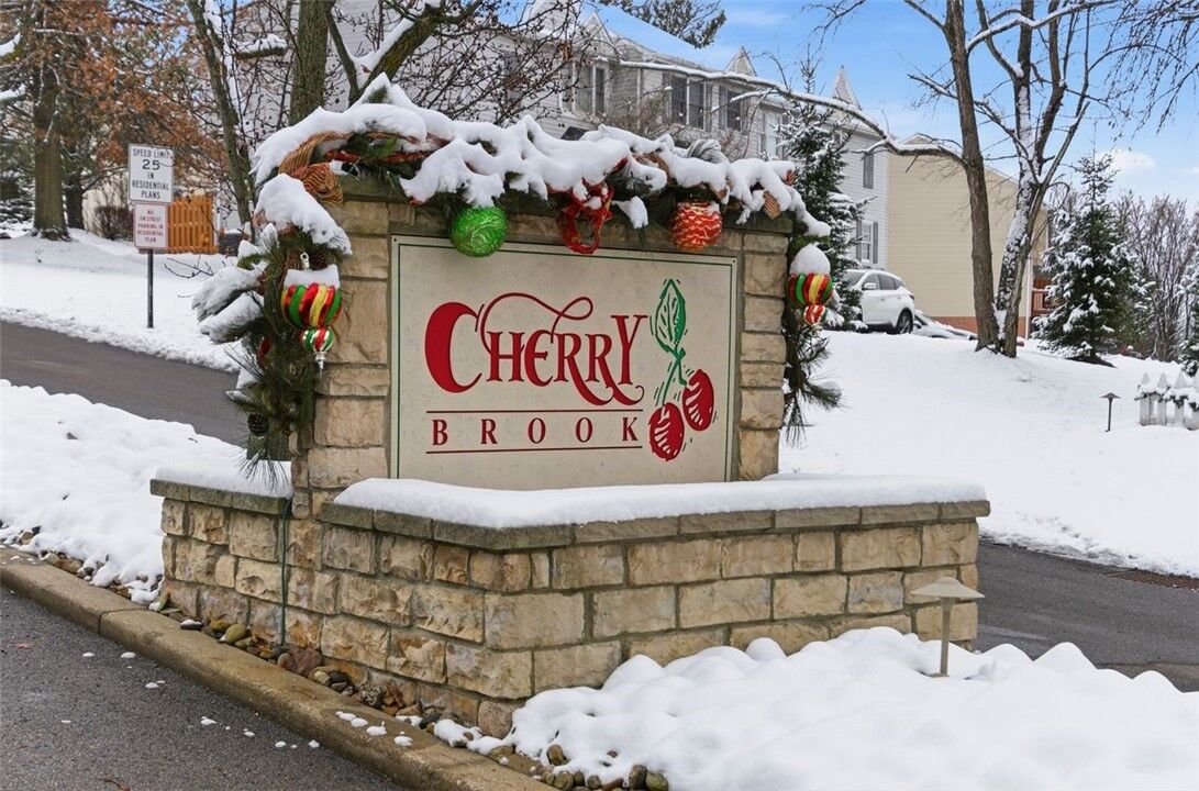 Property Photo: 284 C0rdial Drive PA 15017