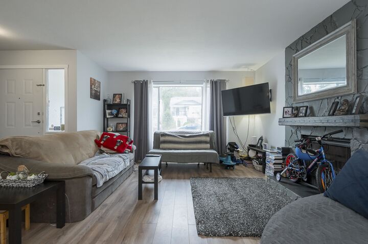 Property Photo: 12145 207A Street BC V7M 1W4