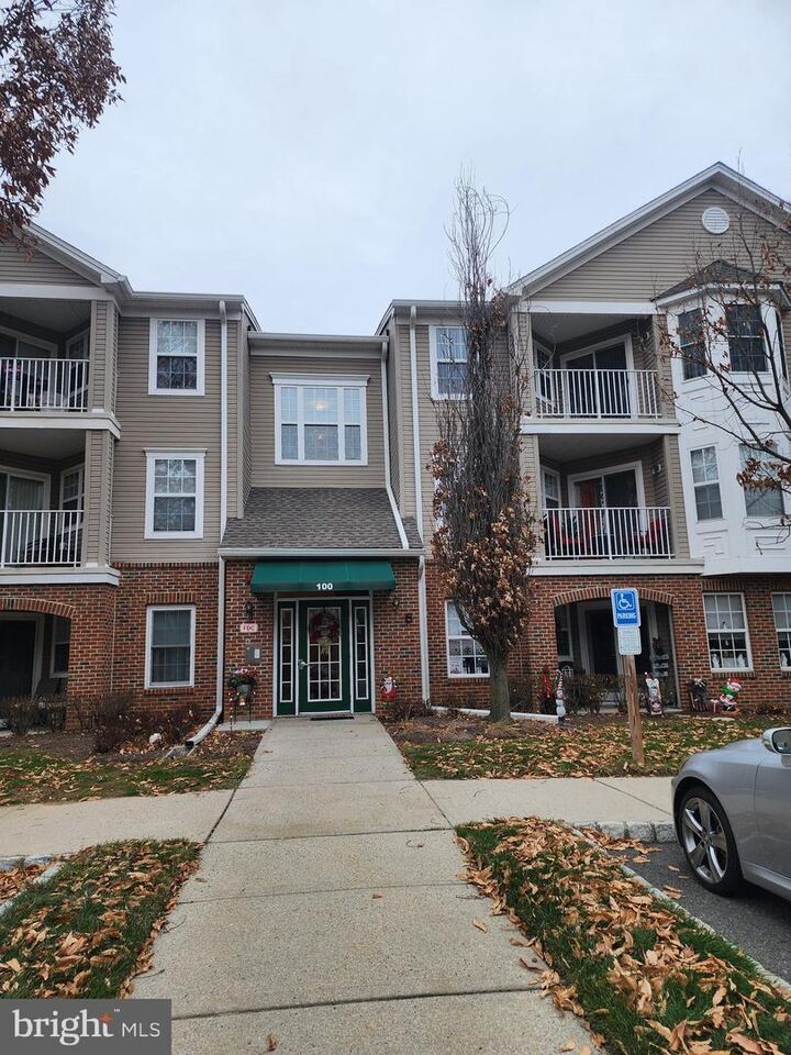 132 Mowat Circle  Hamilton NJ 08690 photo