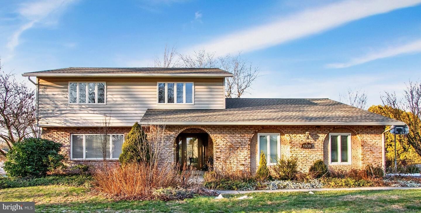 Property Photo: 1809 Squire Court PA 19610