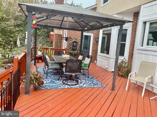 Property Photo: 7573 Fusilier Drive VA 20186