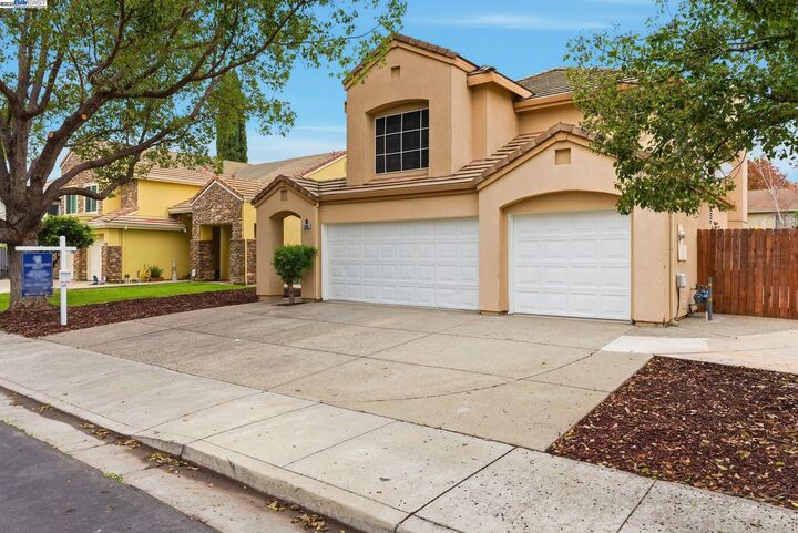 Property Photo: 1660 Tahoe Cir CA 95376