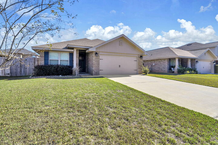 Property Photo: 125 Ridgeway Circle FL 32536