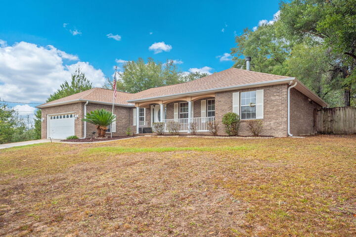 Property Photo:  231 Seneca Trail  FL 32536 