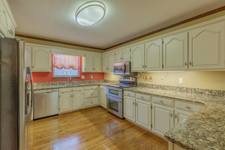 Property Photo: 3609 Glen Oaks Drive TN 37412