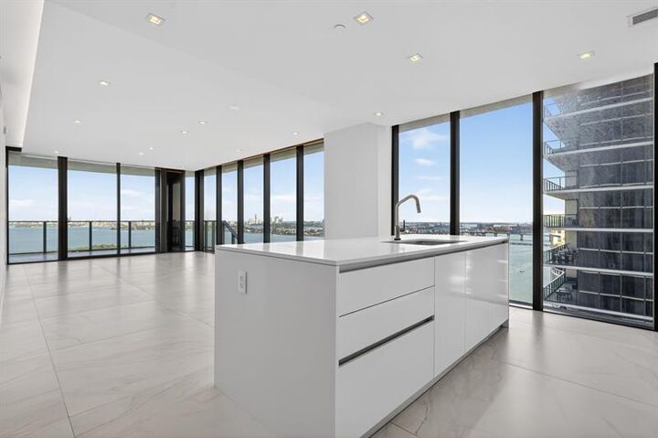 Property Photo:  700 NE 24th St 2207  FL 33137 