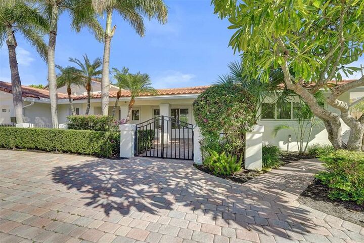 Property Photo: 2601 NE 37th St FL 33308