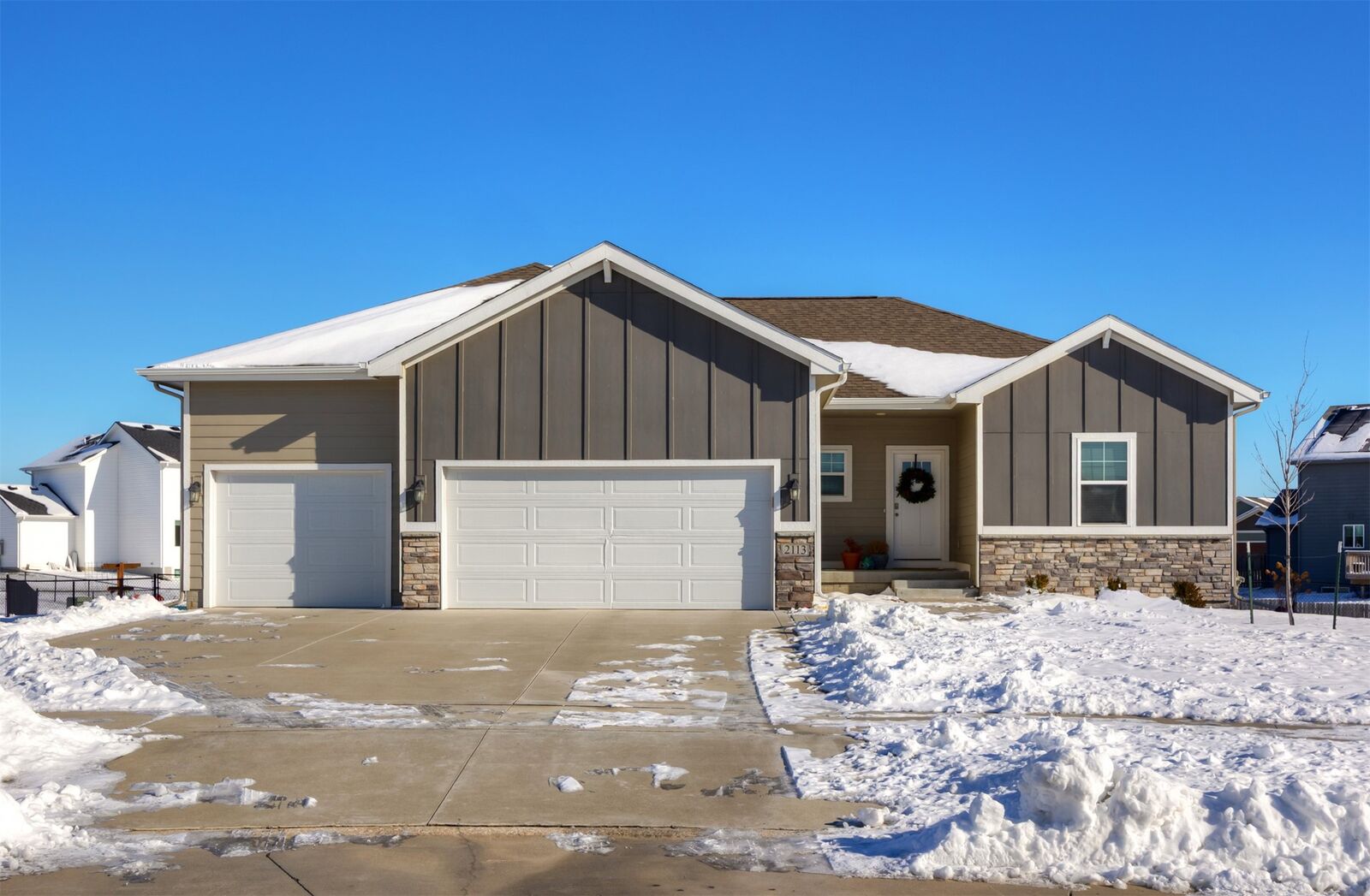 Property Photo: 2113 NW Linwood Court IA 50023