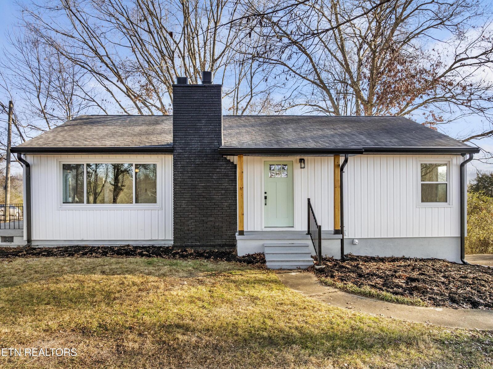 Property Photo: 704 W Emory Rd TN 37849