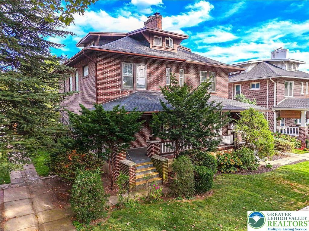 Property Photo:  1030 N New Street  PA 18018 