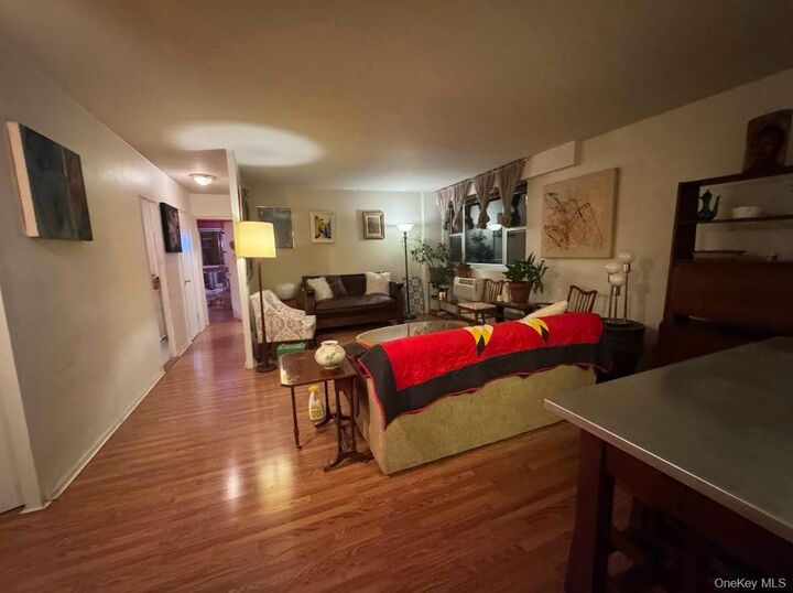 Property Photo:  52-40 39 Avenue 4U  NY 11377 