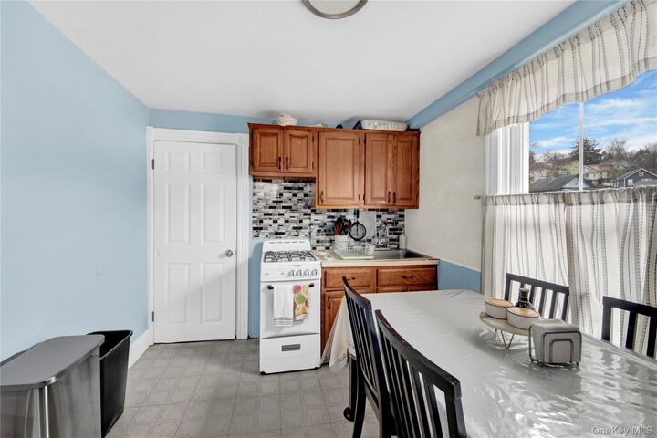 Property Photo:  15 Ferris Place  NY 10562 