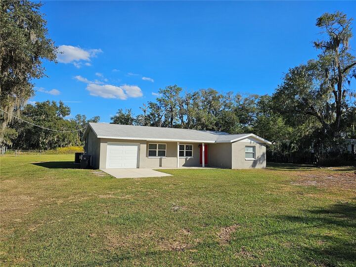 Property Photo: 18927 Boyette Road FL 33547