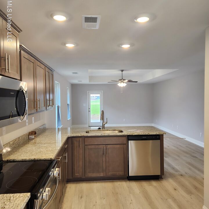 Property Photo:  7720 Ferndale Drive  MS 38654 