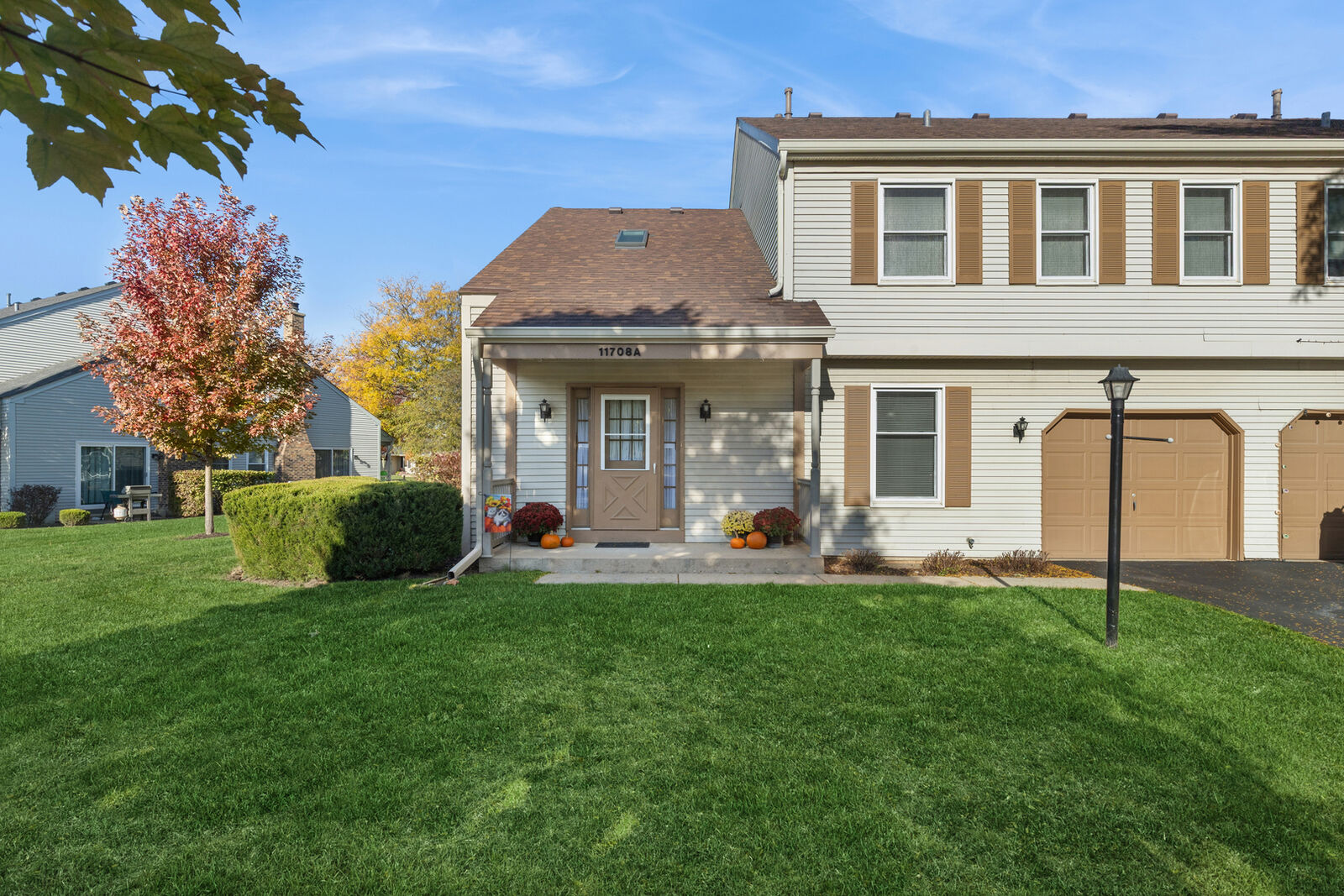 Property Photo:  11708 Pine Way A  IL 60142 