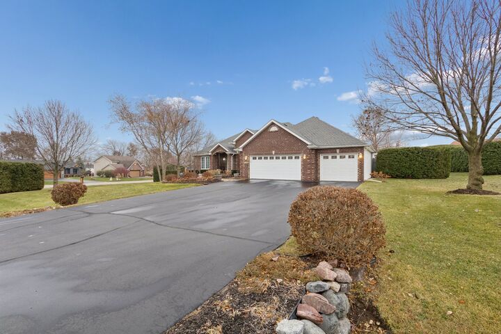 Property Photo: 638 Merrion Road IL 61073
