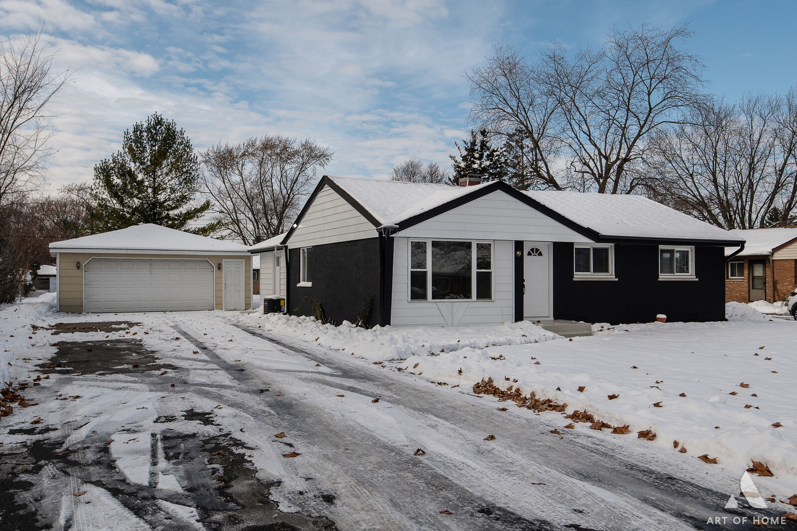Property Photo: 8120 S 83rd Court IL 60458