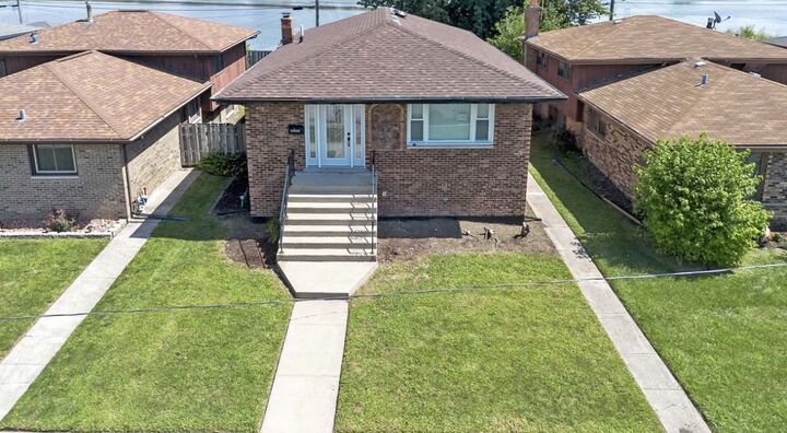 13921 S Manistee Avenue  Burnham IL 60633 photo