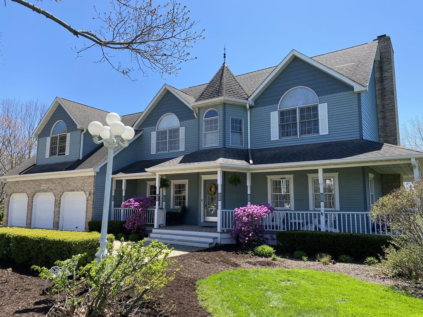 Property Photo: 7N610 Cloverfield Circle IL 60175