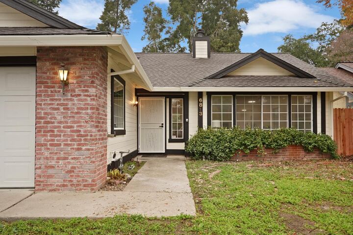 Property Photo: 6813 Paseo Del Sol CA 95758