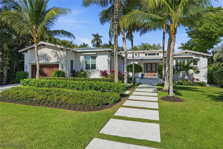 Property Photo: 185 North Lake Drive FL 34102