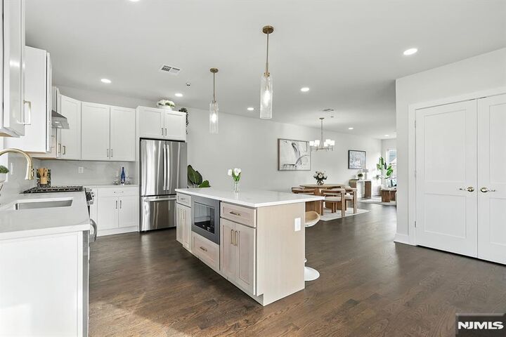 Property Photo:  184 Canterbury Avenue  NJ 07031 