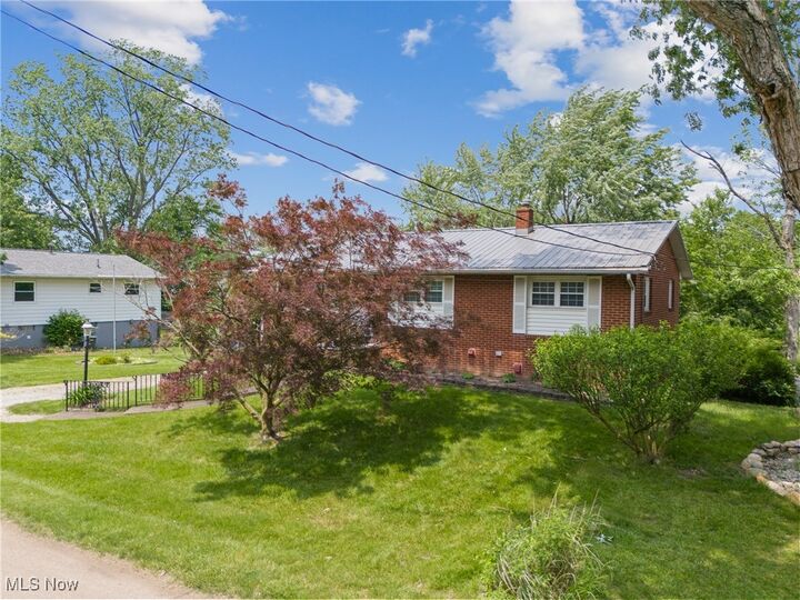 Property Photo: 1701 42nd Street NW OH 44709