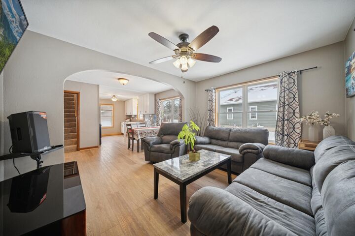 Property Photo:  704 Broadway Street  MN 56017 