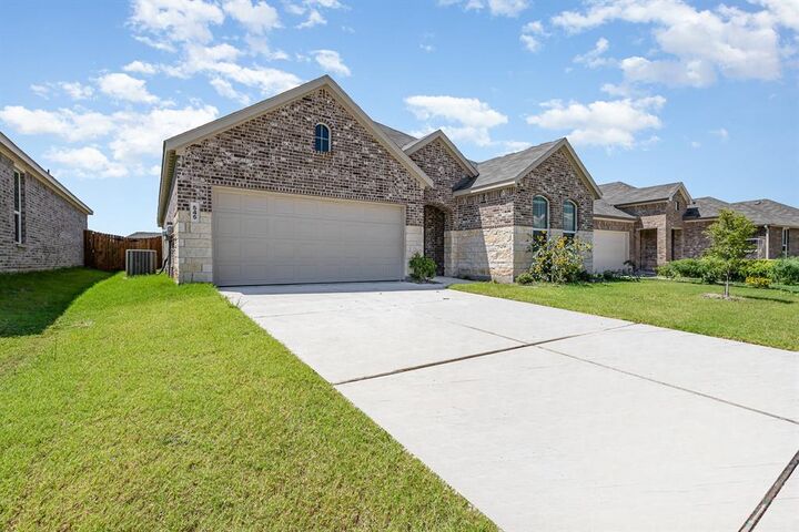 Property Photo:  545 Mill Trace Way  TX 75407 