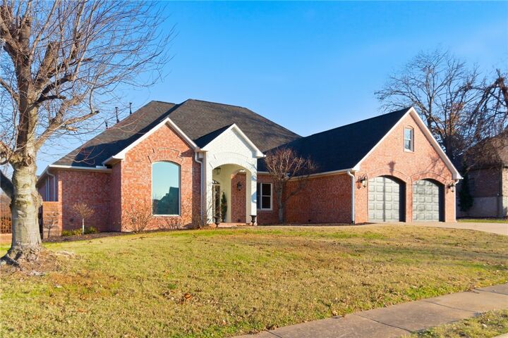 Property Photo:  1817 S 27th Place  AR 72758 