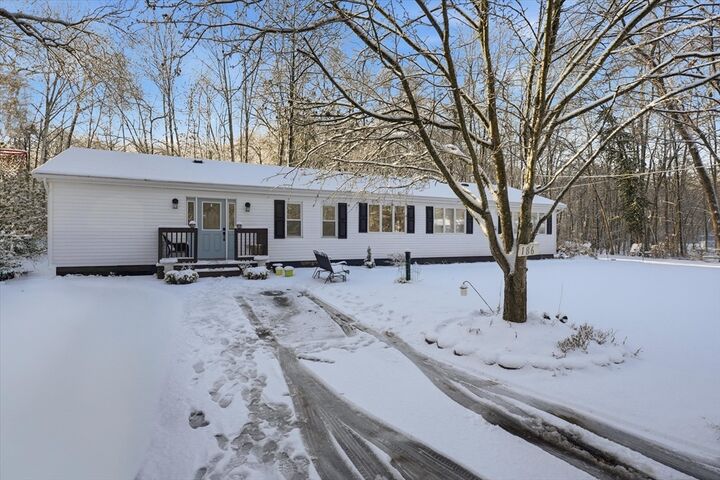 Property Photo:  186 Mohawk Trl  MA 01832 