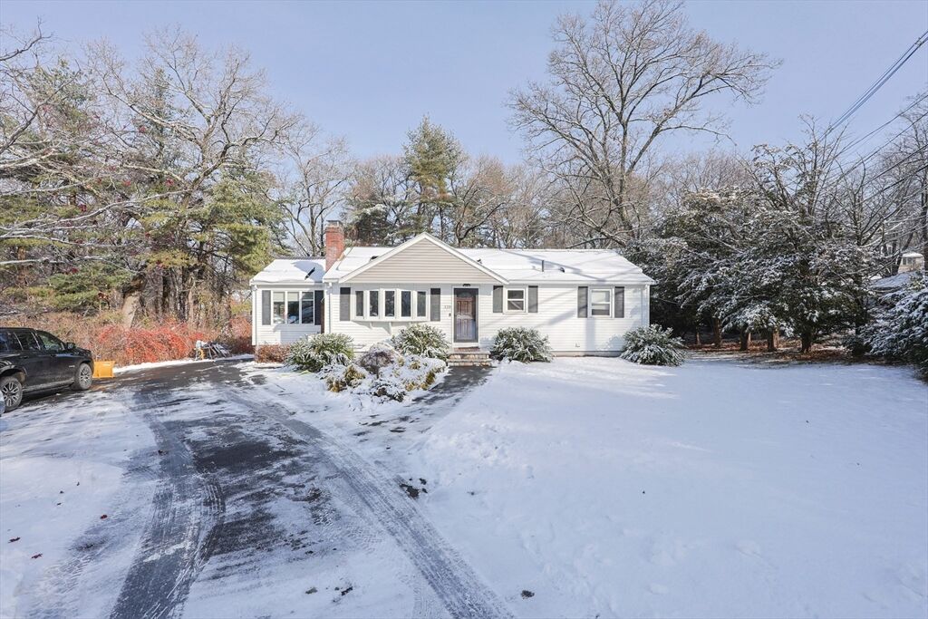 Property Photo: 128 Salem Rd MA 01821
