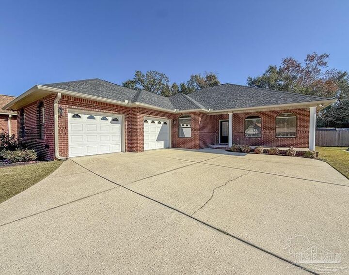 Property Photo: 3554 Haley Way FL 32571