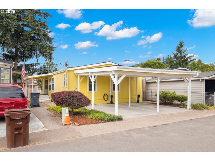 Property Photo:  17520 SE 82nd Dr  OR 97015 