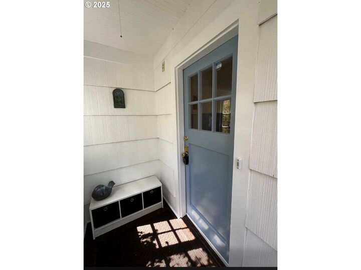 Property Photo: 2014 E St WA 98663