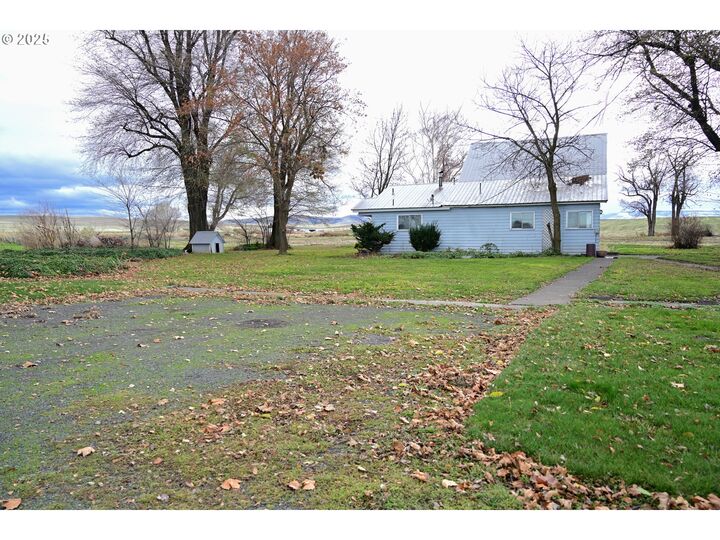 Property Photo:  75938 Spring Hollow Rd  OR 97810 