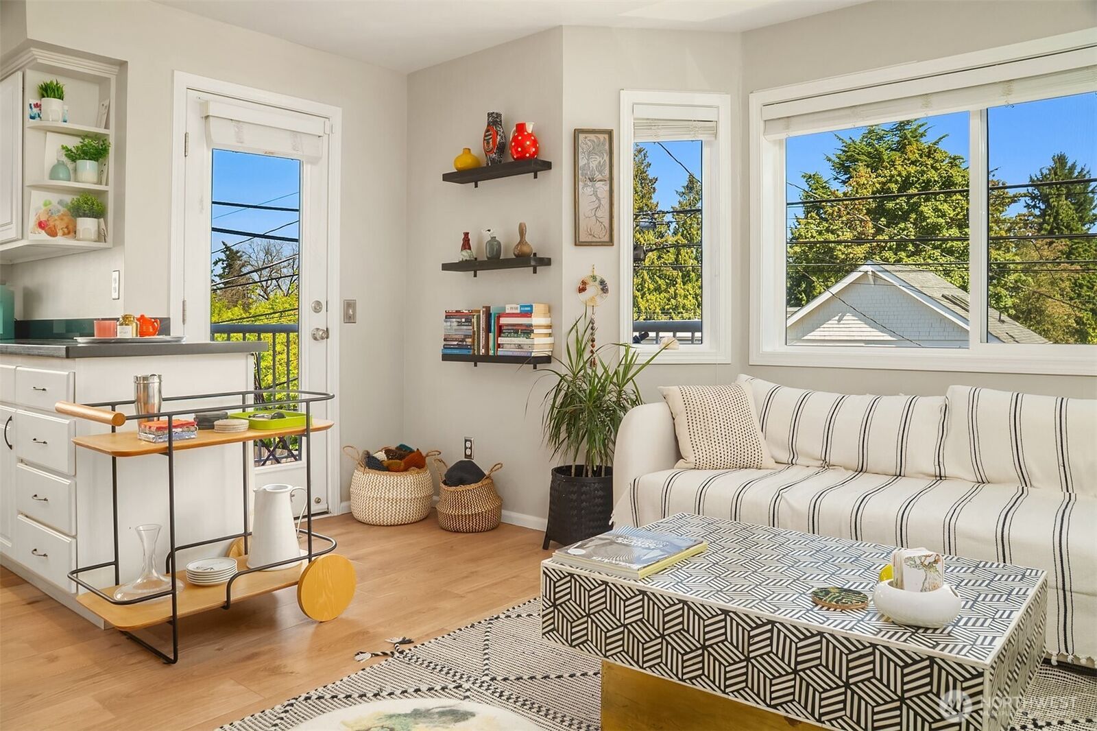 Property Photo: 2116 California Avenue SW 201 WA 98116